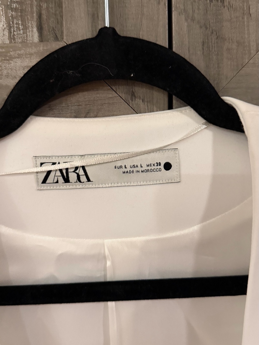 ZARA White Sleeveless Tailored Vest with Notch Lapel - Picture 2 of 3